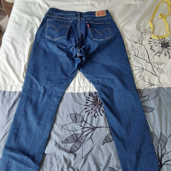 Levi's - Picture 4 of 4